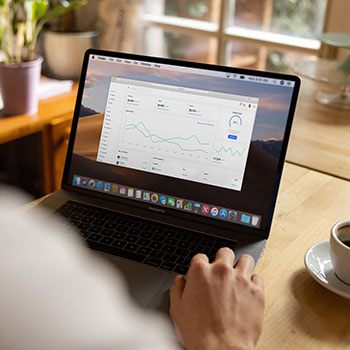 足球职业联赛再掀风浪，豪门争霸如火如荼